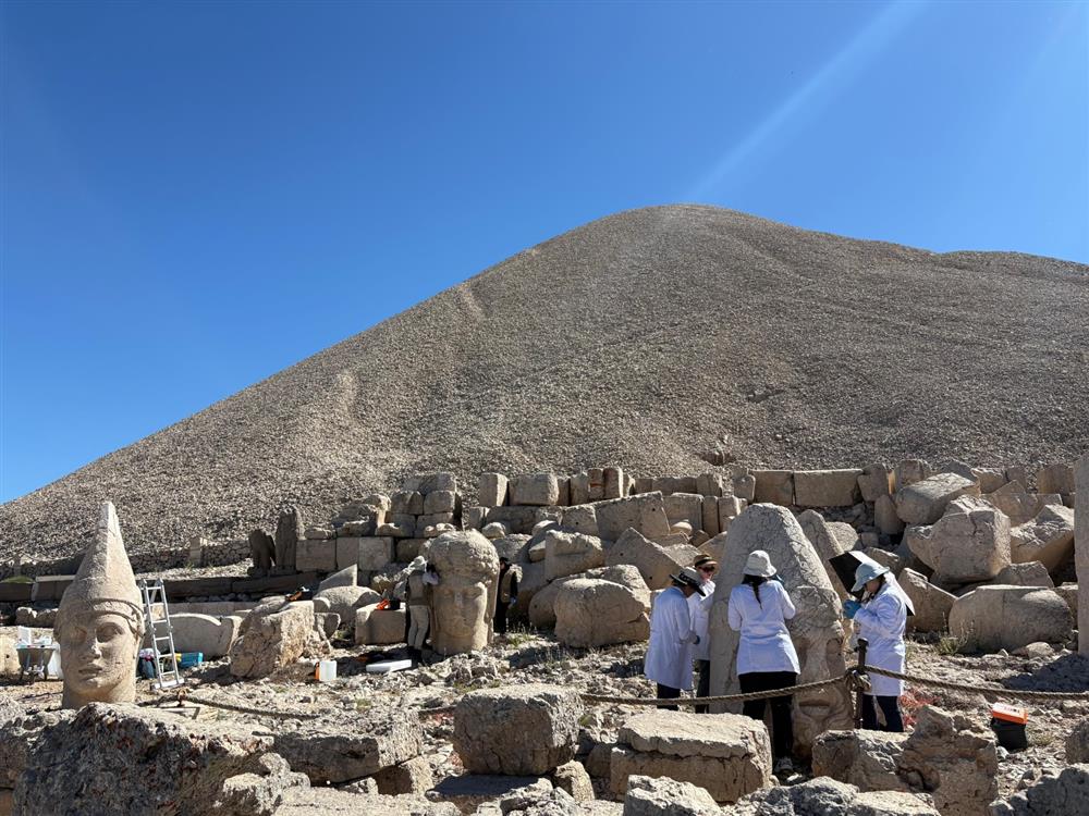 NEMRUT’UN DEV HEYKELLERİNE 5 YILLIK KORUMA KALKANI